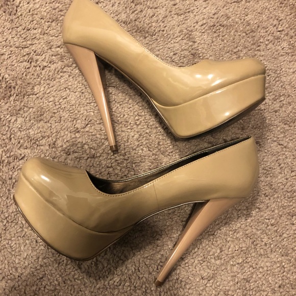 Beige high heels softly used - Picture 2 of 6